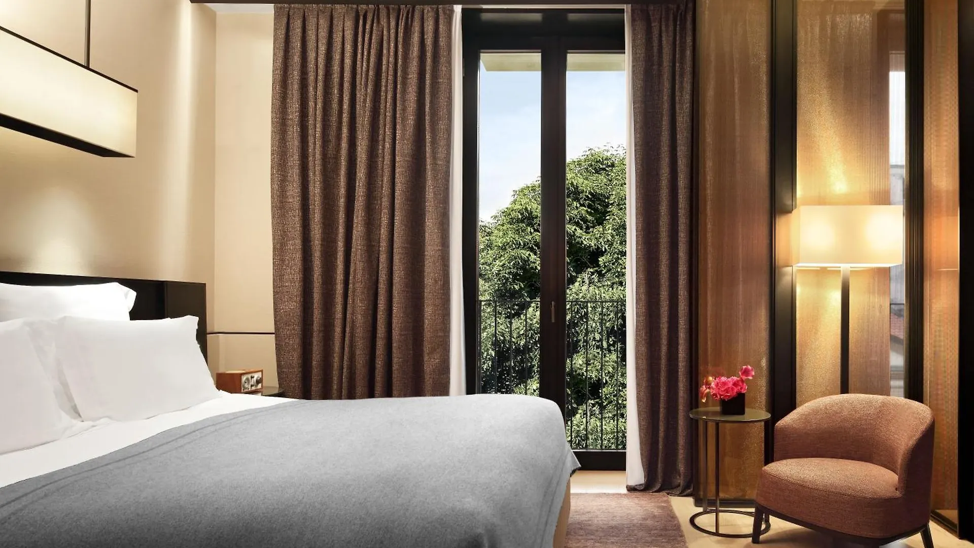 *****  Bvlgari Hotel Milano Italy