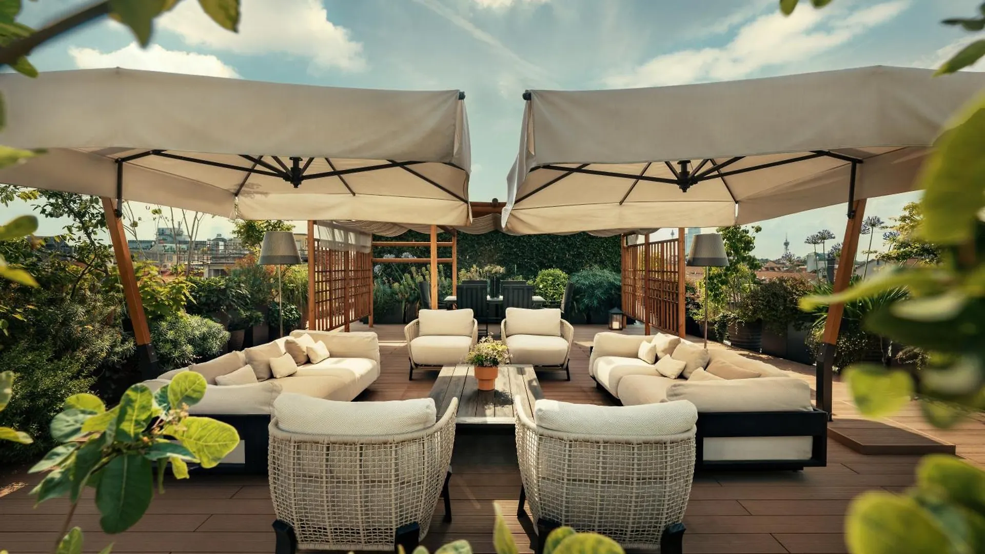 *****  Bvlgari Hotel Milano Italy