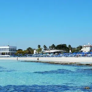 κάντε κράτηση εδώ