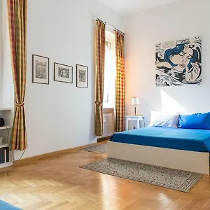Flowers' Lane Apartment
